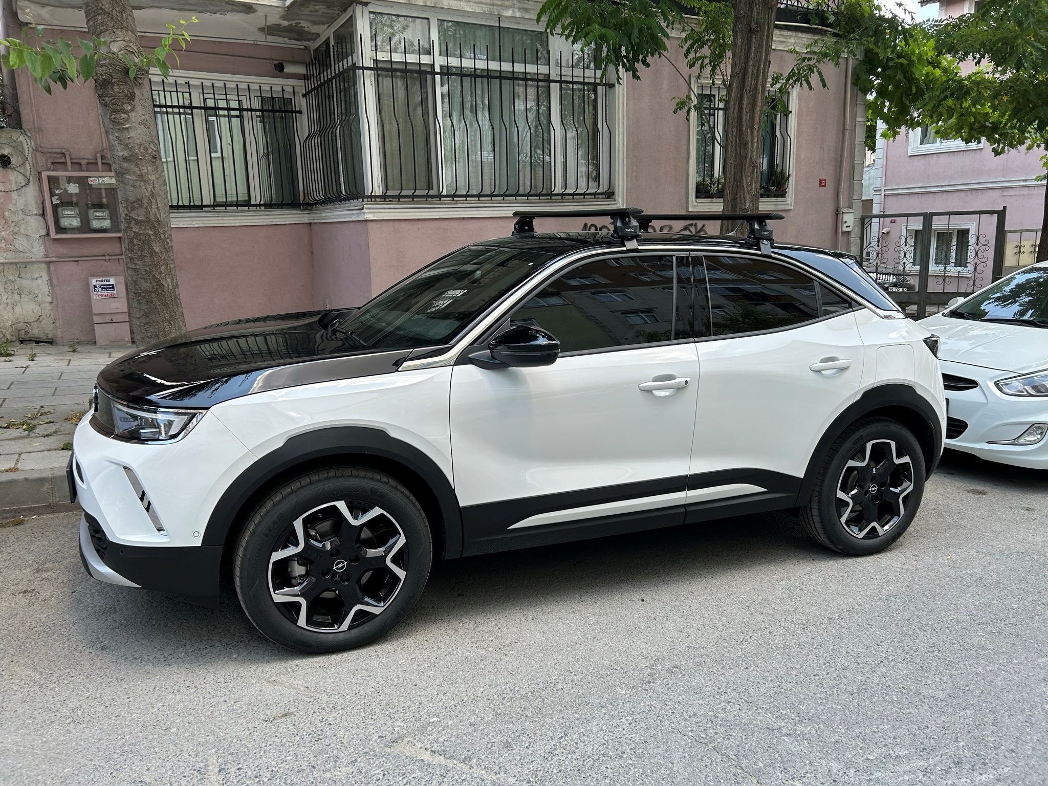 Compatible with Vauxhall Mokka vehicle Normal Roof Rack Cross Bars Spacial Series Pro 4 Silver Color 2020- Up