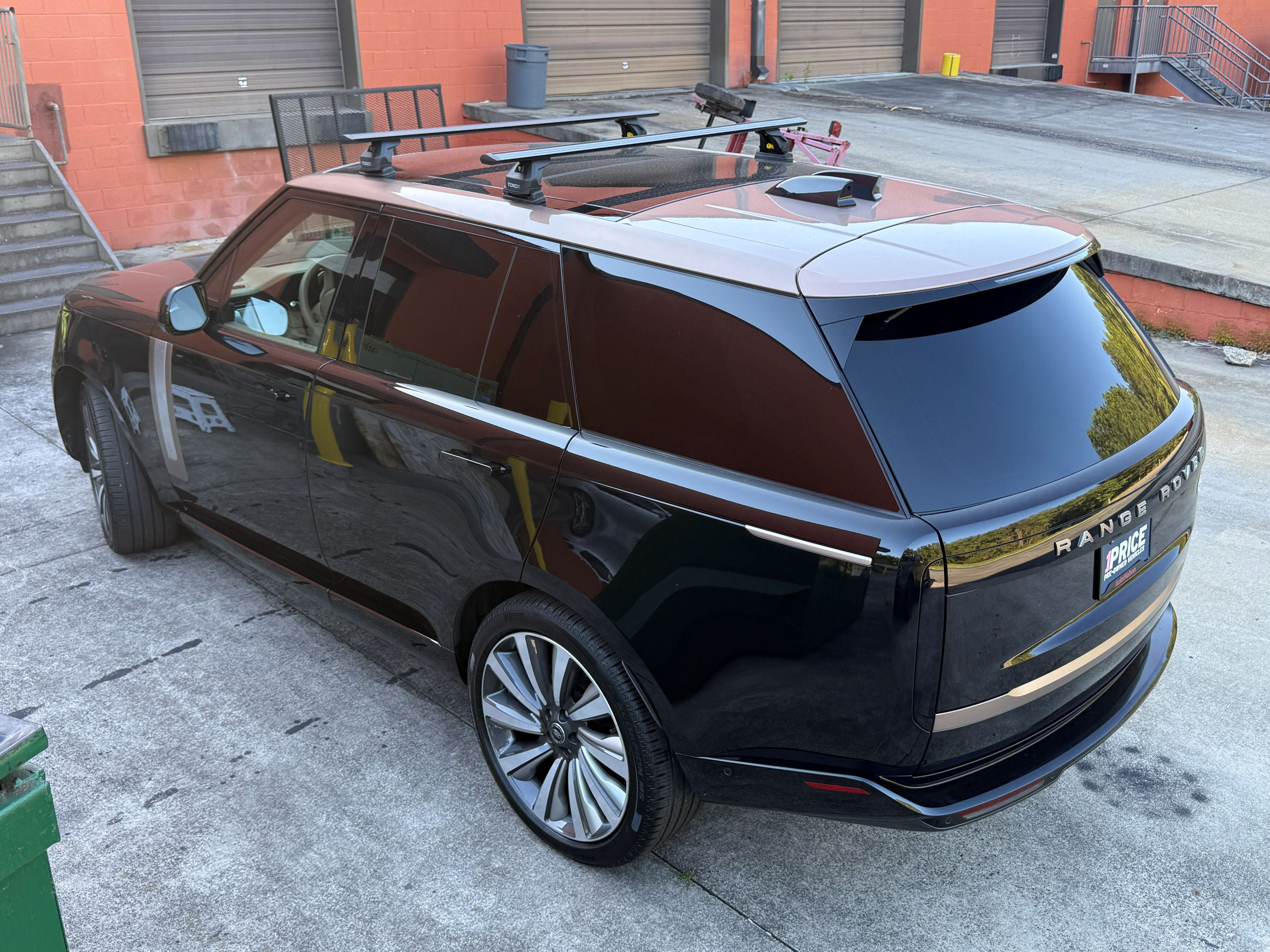 Range Rover Vogue Cross Bars - Fix Point Pro 6 Aluminum Roof Rack (2021-Up) - Black