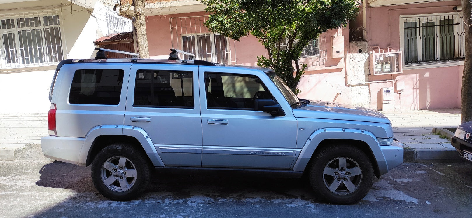 For Jeep Commander XK 2006-2010 Roof Rack Cross Bars Fix Channeled Alu Black