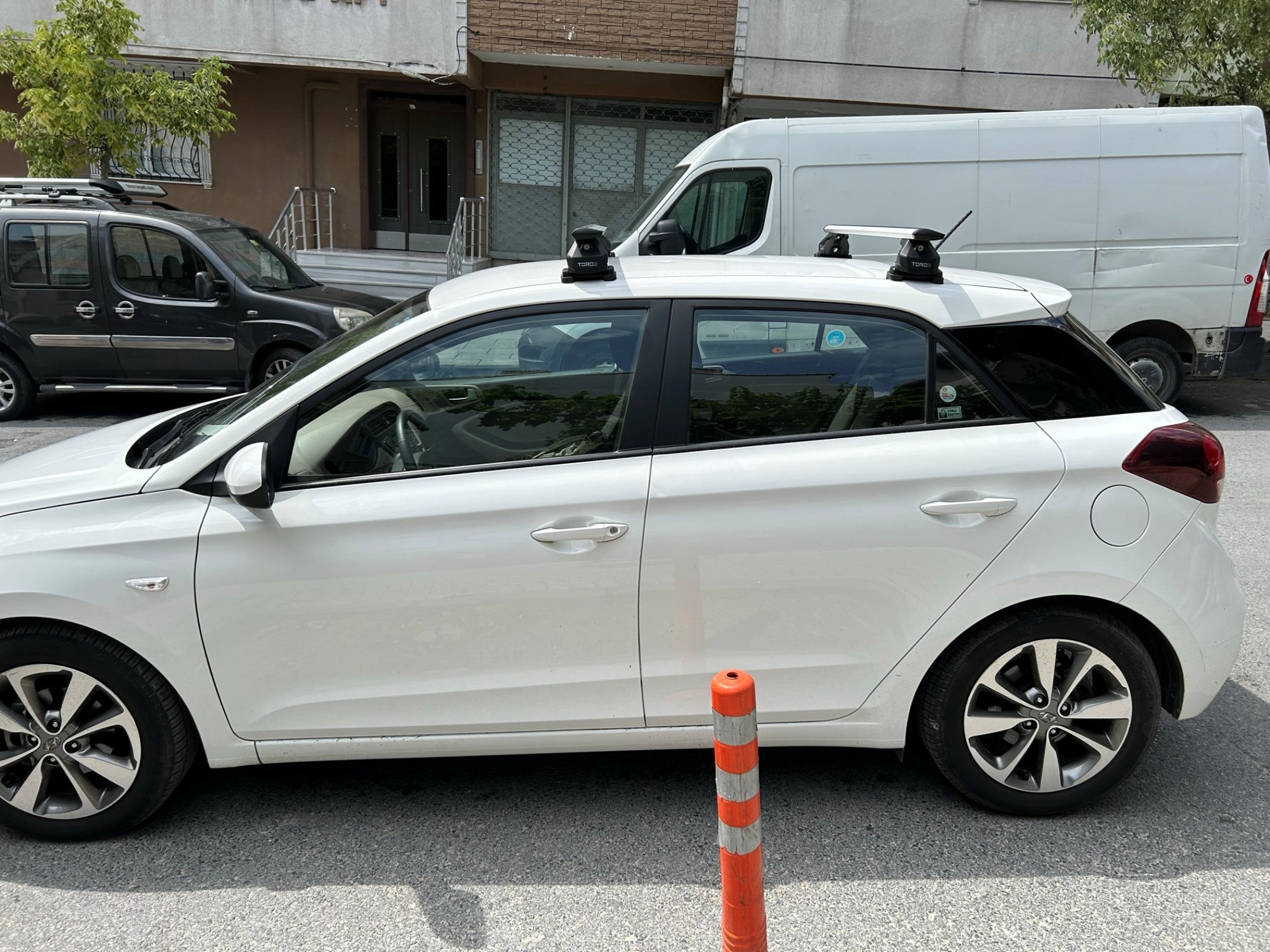 For Hyundai Elantra HB 2013-2018 Roof Rack Cross Bars Fix Point Alu Black