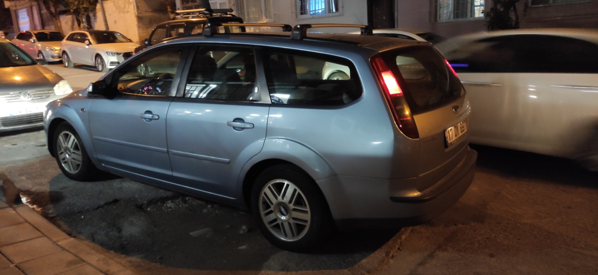 For Ford Focus Estate C346 (2008-2011) Roof Rack Cross Bars T-Track, Black