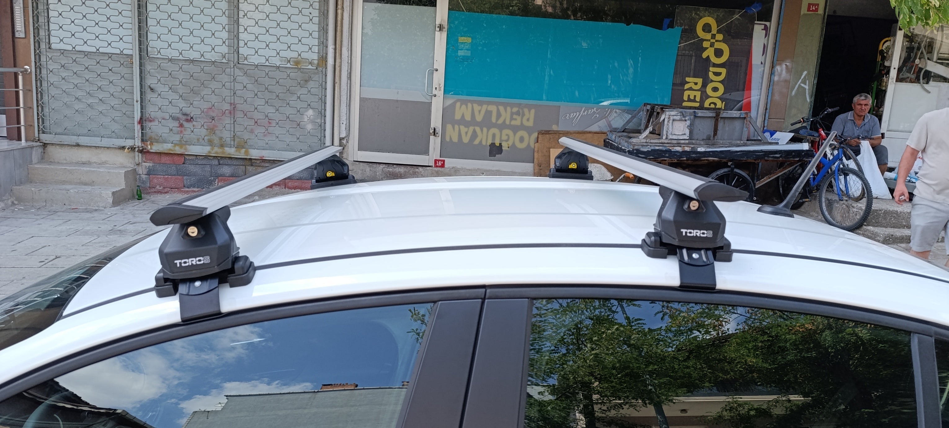 For Fiat Tipo 2015–2025 Roof Rack System – Aluminum Cross Bar (Black, Normal Roof)