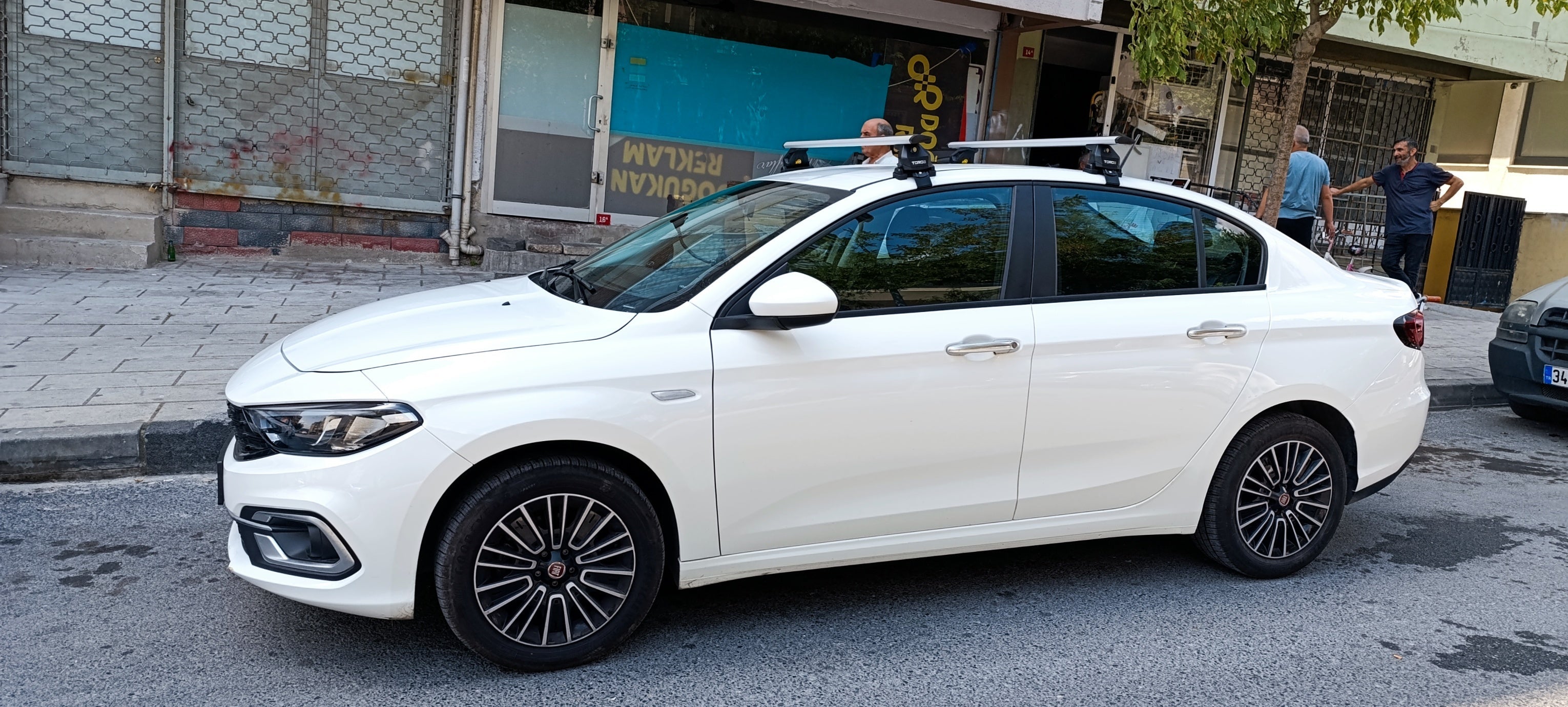 For Fiat Tipo 2015–2025 Roof Rack System – Aluminum Cross Bar (Black, Normal Roof)