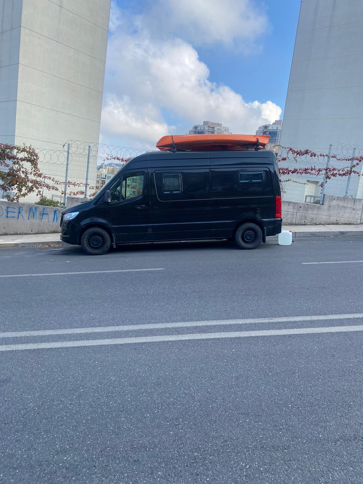 H1 Ladder Roof Rack For 2018- On Sprinter Low Roof (144 WB) Roof Rack Silver