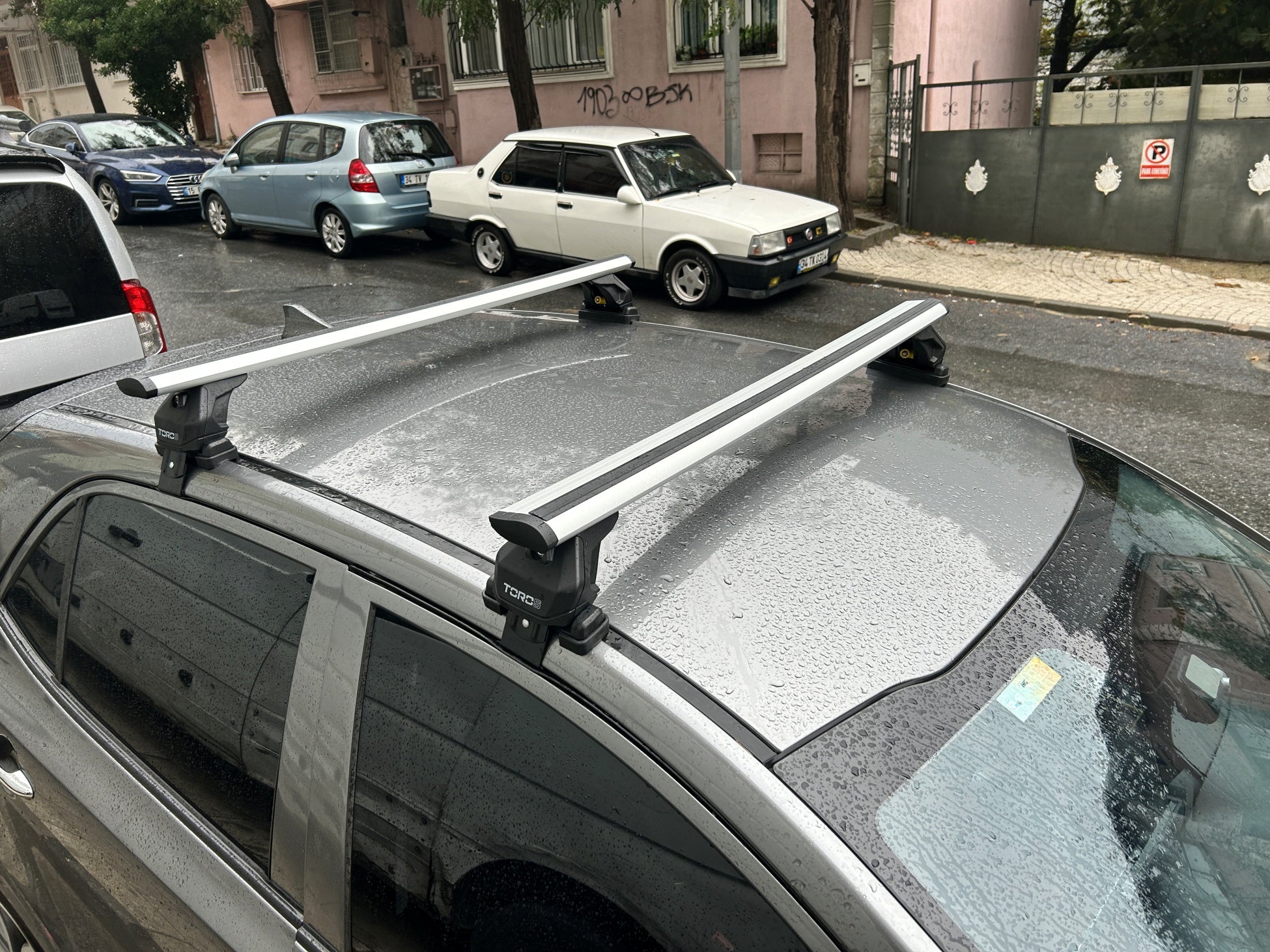 Kia Picanto Lockable Aluminium Roof bars for cars with standard roof for Pro 4 Black