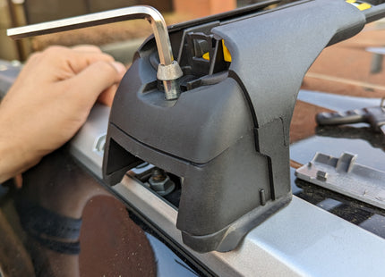 For Toyota Highlander 2020-Up Roof Rack Cross Bars Metal Bracket Flush Rail Alu Black