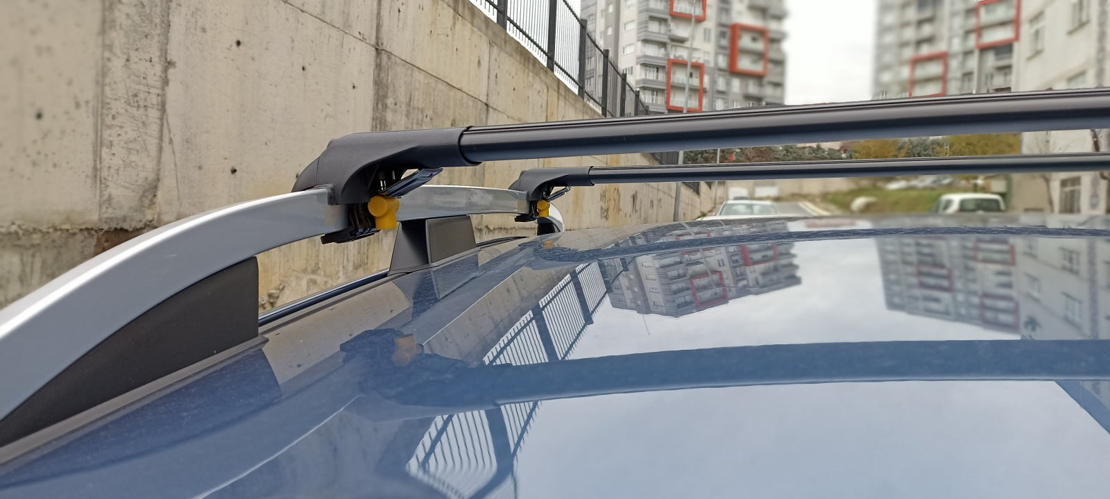 Compatible with Subaru Crosstrek 2017- Onwards upgraded roof rail model, Roof crossbars Black Color