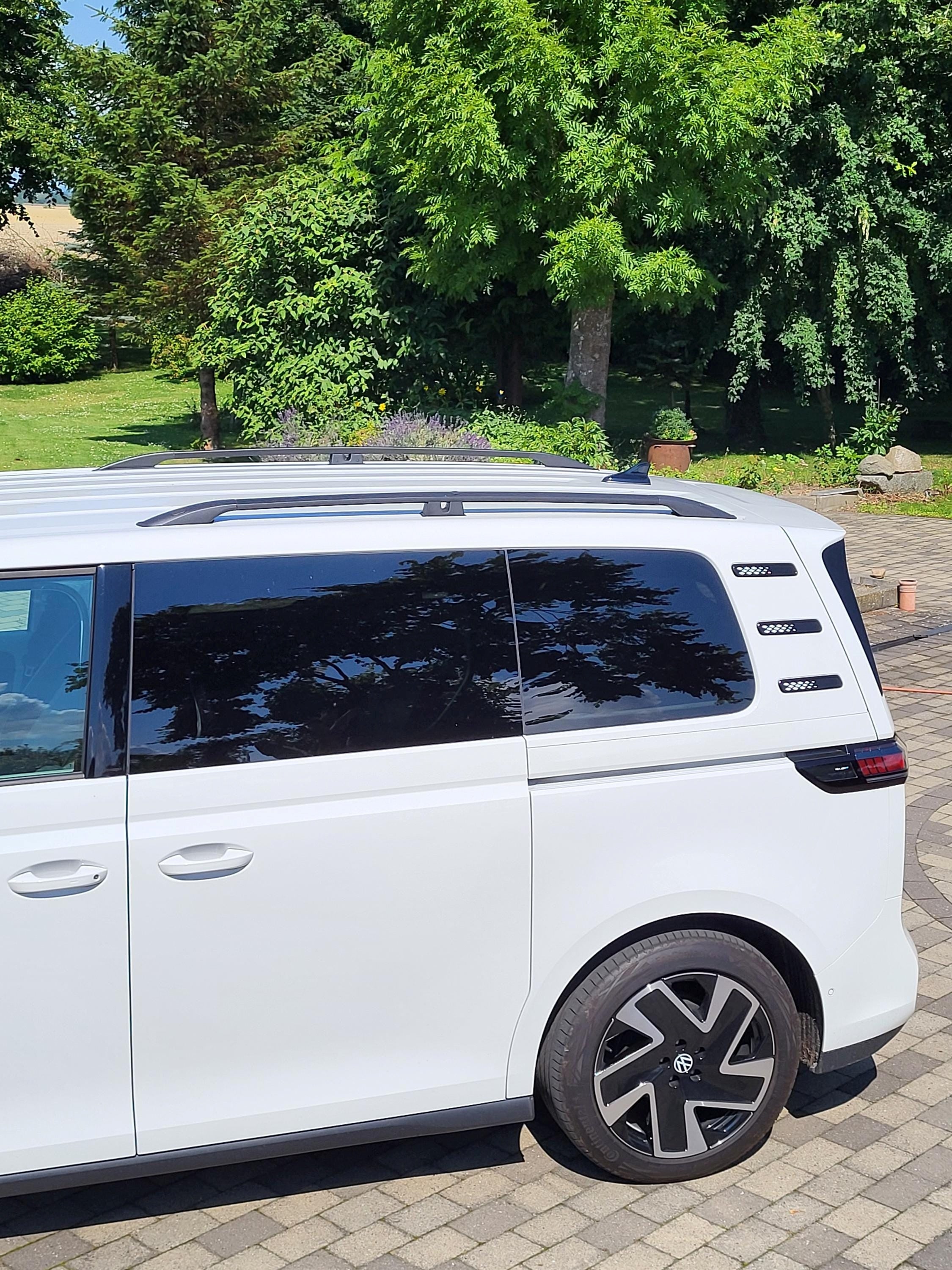 For Volkswagen Transporter T6 SWB Roof Side Rails and Roof Rack Cross Bars Plus Black 2015- Up