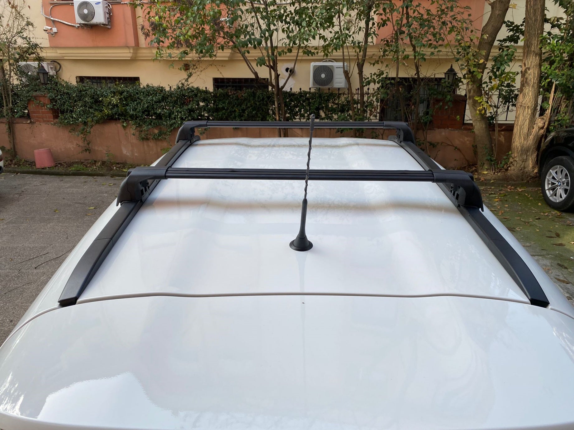 For Fiat Tipo Wagon 2015-2025 Roof Rack System, Aluminium Cross Bar, Lockable, Silver