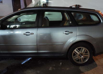 For Ford Focus Estate C346 (2008-2011) Roof Rack Cross Bars T-Track, Black