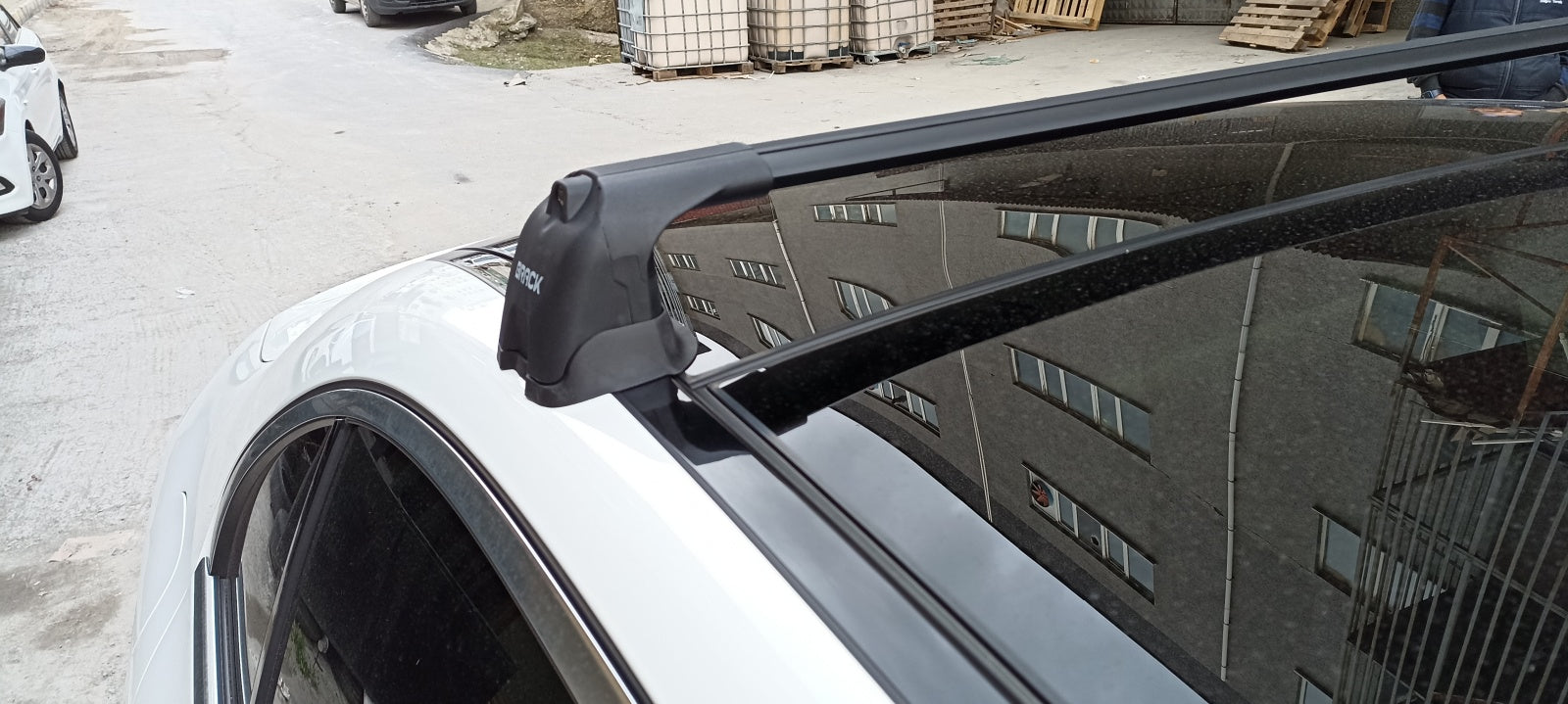 For Mercedes E Sedan W214 2024-Up Roof Rack Cross Bars Fix Point Alu Black
