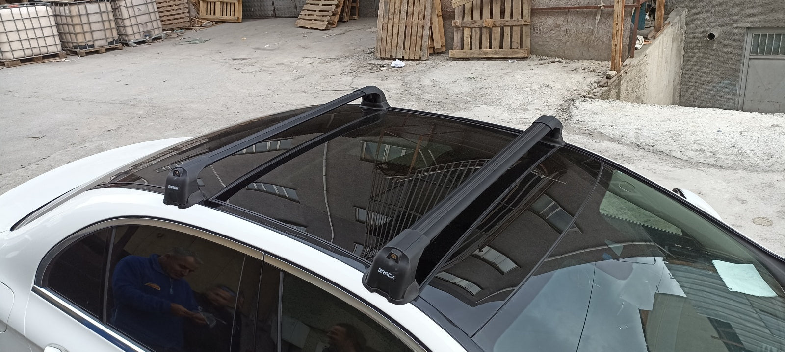 For Mercedes E Sedan W214 2024-Up Roof Rack Cross Bars Fix Point Alu Black