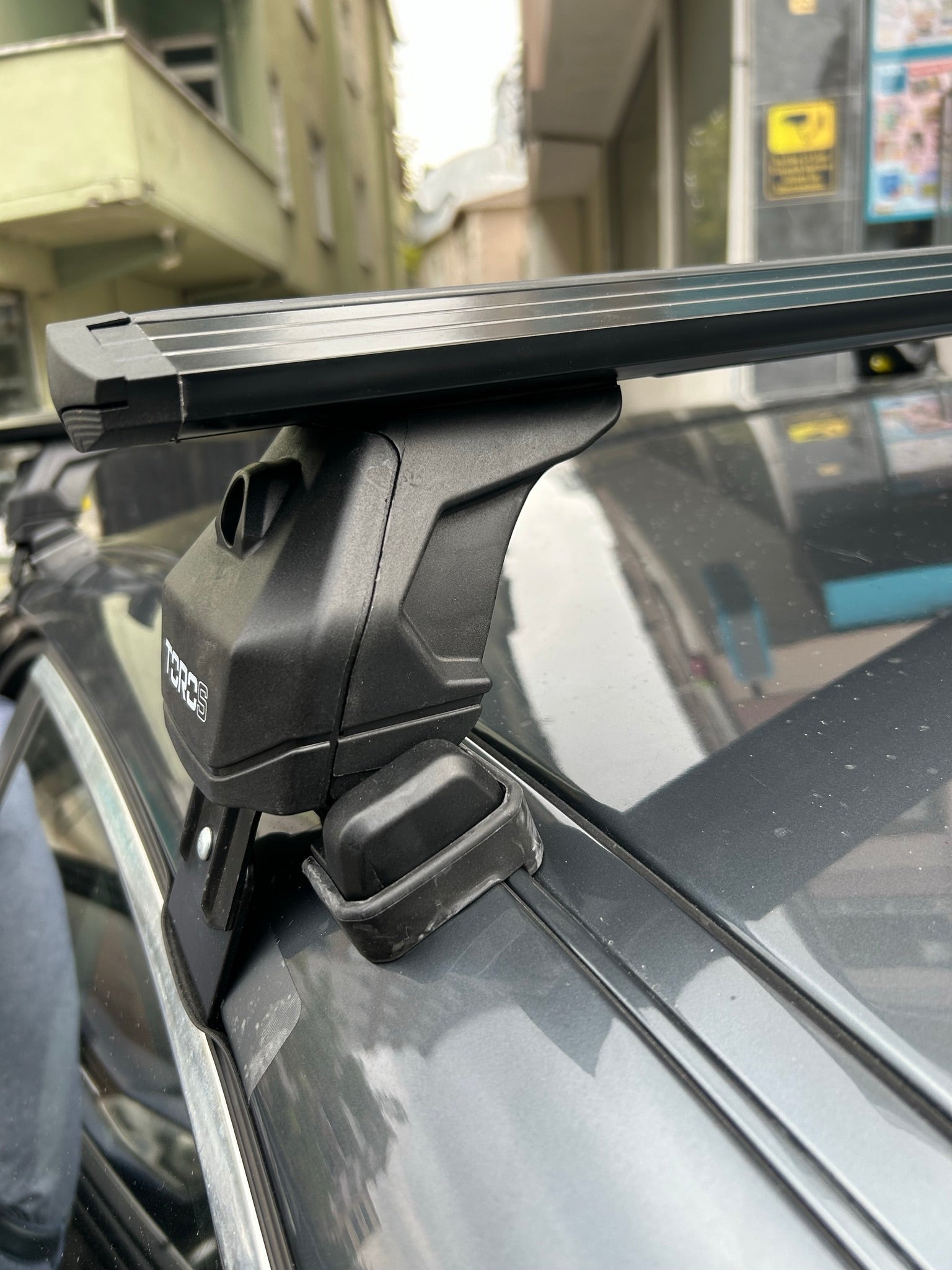 For BMW 5 Series E60 Roof Rack System, Aluminium Cross Bar, Metal Bracket, Normal Roof, Black 2003-2010