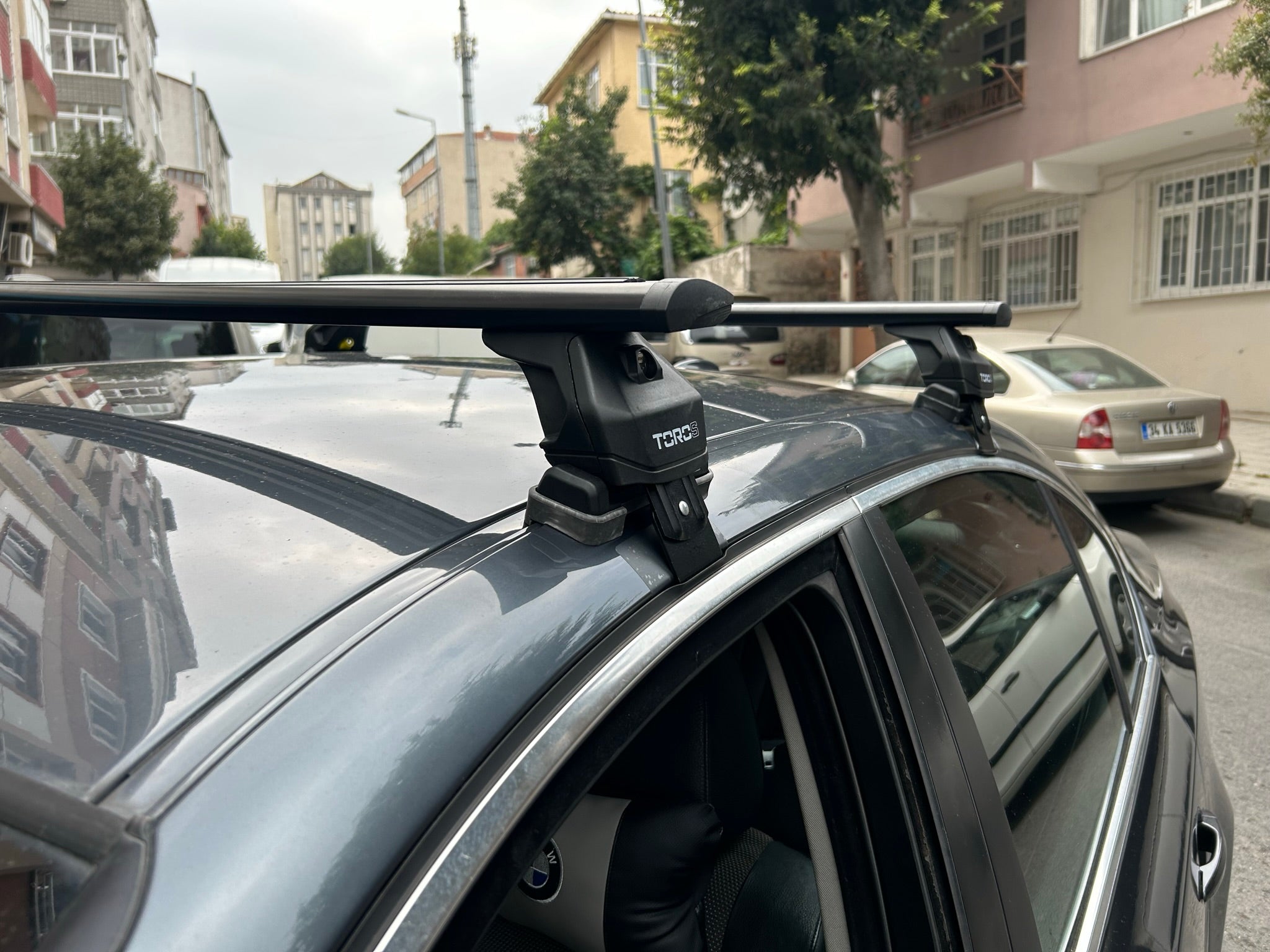 For BMW 5 Series E60 Roof Rack System, Aluminium Cross Bar, Metal Bracket, Normal Roof, Black 2003-2010