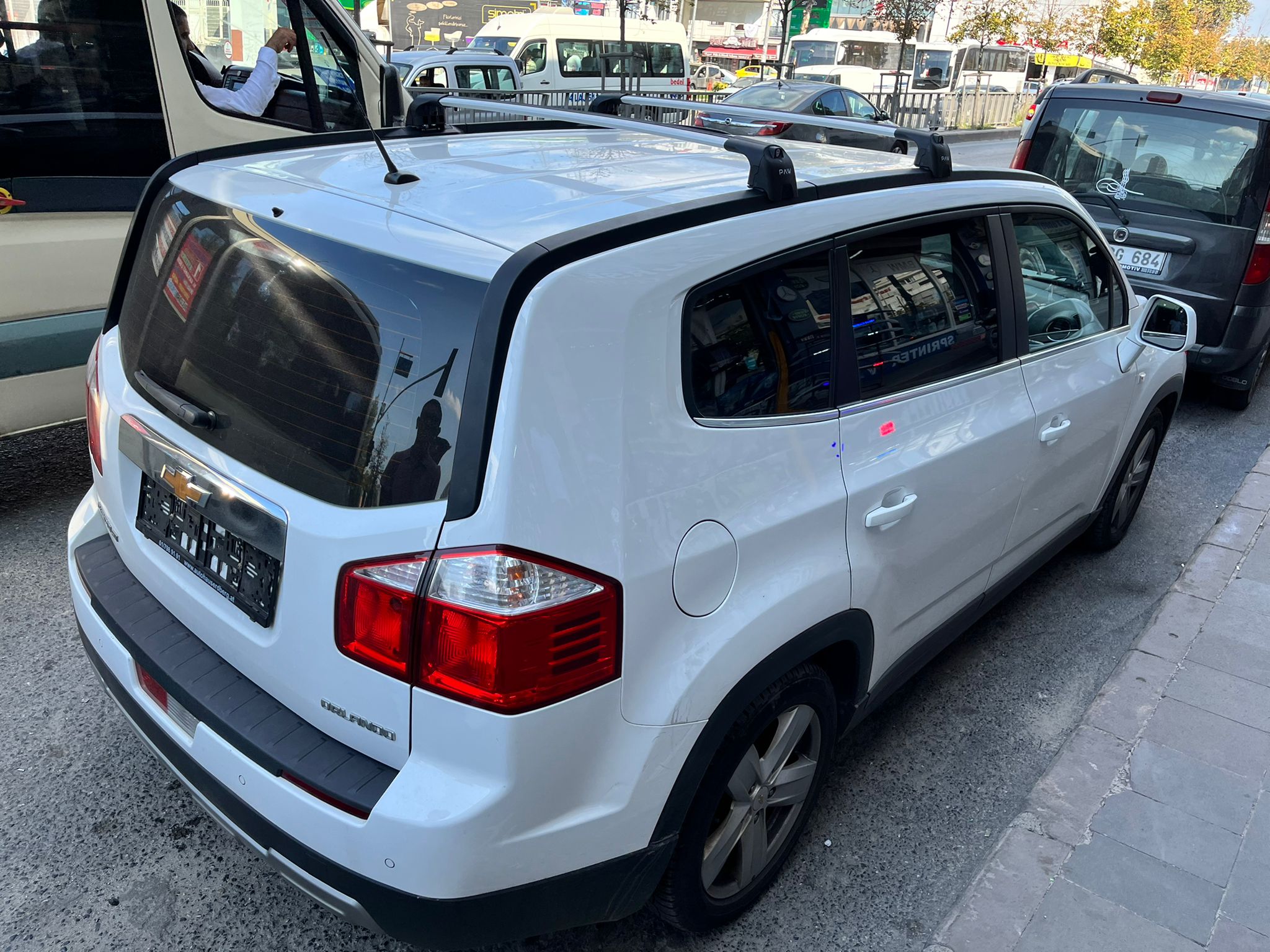 to fit Chevrolet Orlando Racks Cross Bars Rails Top Carrier Alu Silver 2012-2015