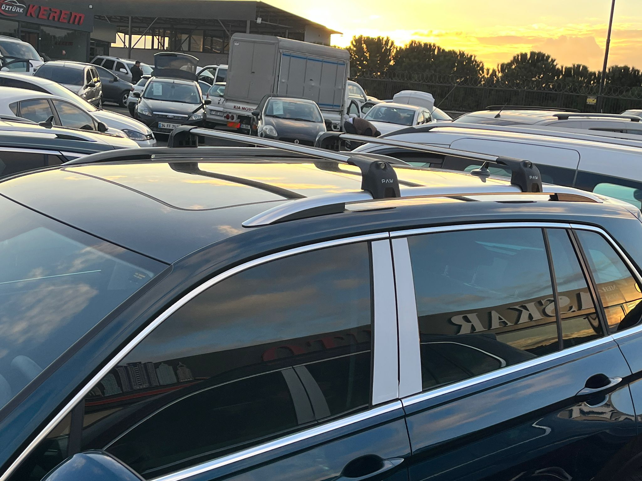 Volkswagen Tiguan Roof Rack Bars For Vehicles With Raised Roof Rails Silver Color